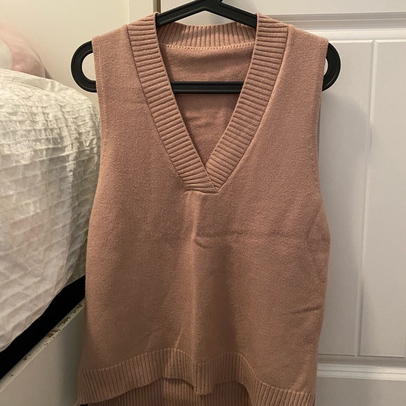 Knit vest - Picture 2 of 2